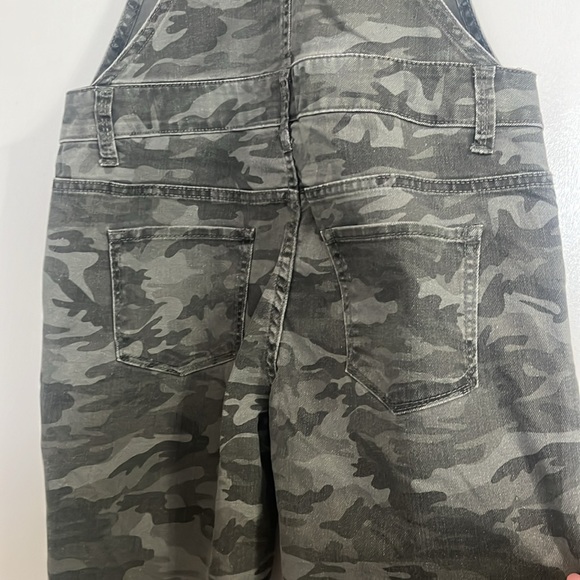 SO Girls Loose Fit Camouflage Overalls Size 16 and XS green long sleeve top - Picture 4 of 12